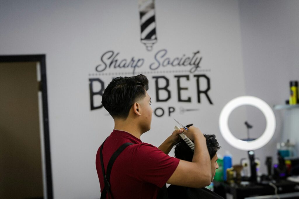 From the Barber\’s Chair to the Center Stage: How Social Media Forged a New Class of Influencer-Artists